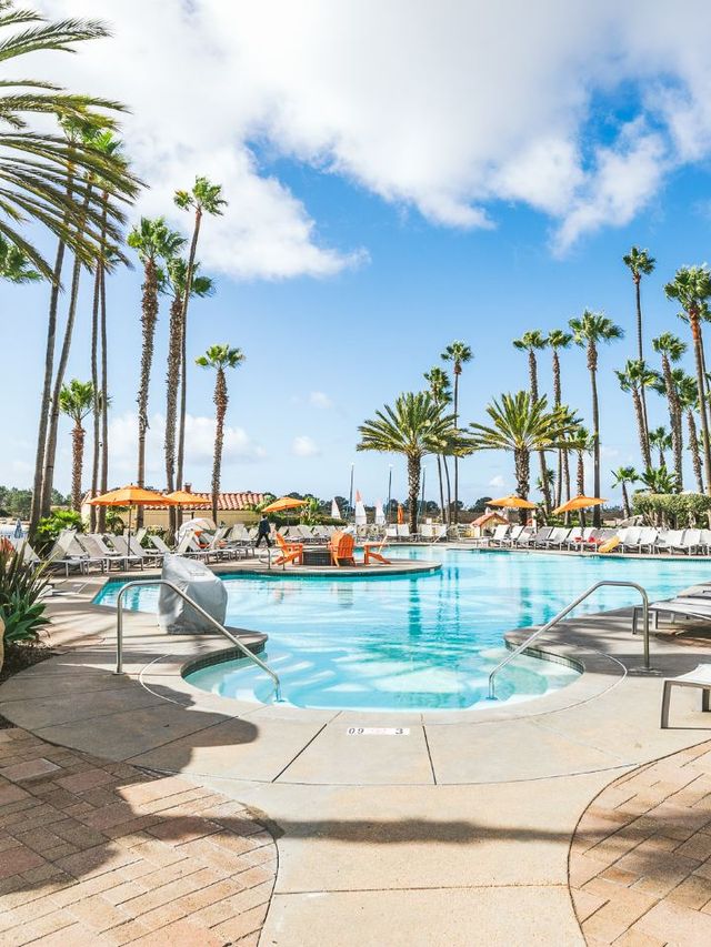 🌴🏨 San Diego's Mission Bay Resort: A Beachside Gem 🌊