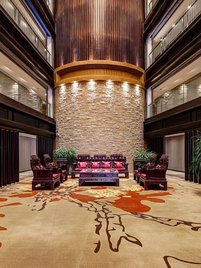 🌟 Dali Delights: Erhai Bay Hotel's Lakeside Luxury 🌊