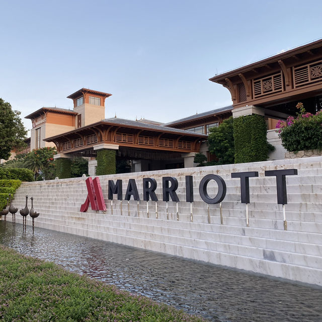 **Stay in Style at the Shenzhen Marriott Hotel Golden Bay **