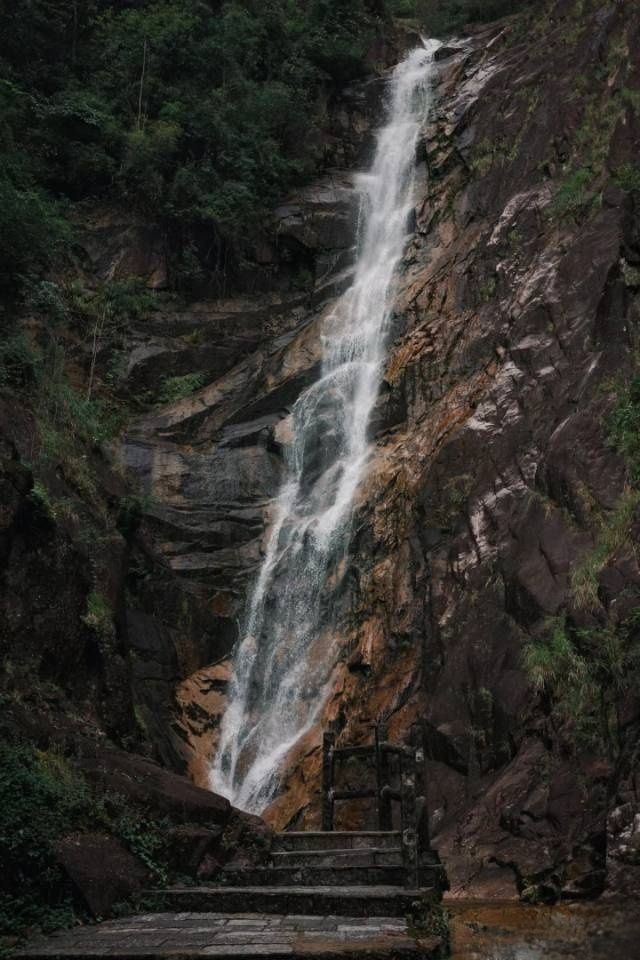 景點推薦打卡：姑婆山。