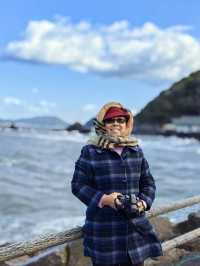 伊勢二見浦海岸。