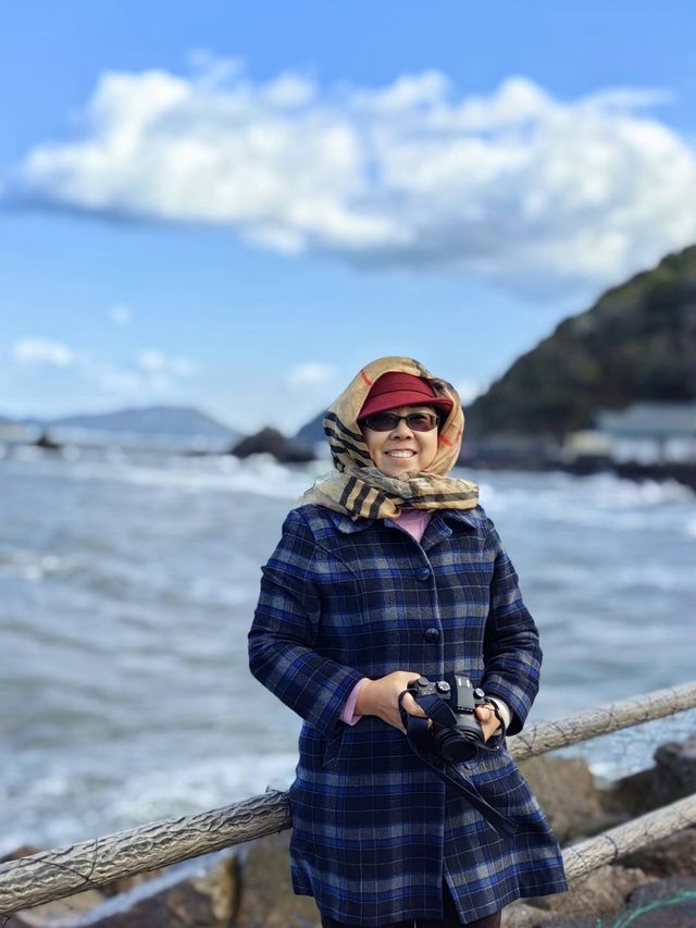 伊勢二見浦海岸。
