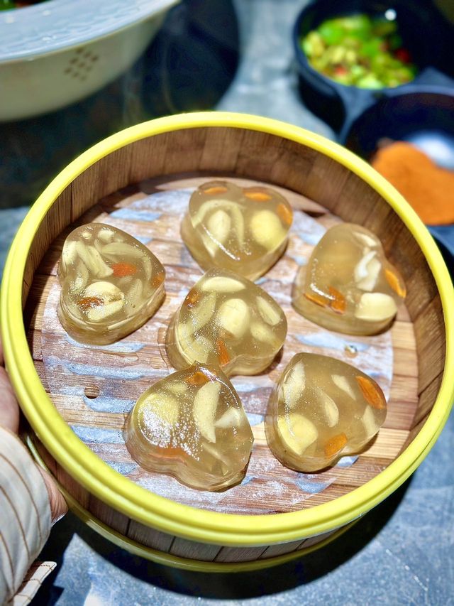 北外灘封神榜！月薪 5k 也能吃到的精緻粵菜！