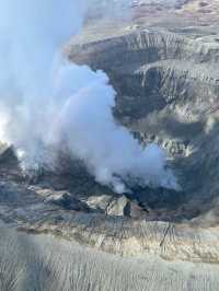 千萬要來阿蘇火山: 直升機 🚁！太震撼了