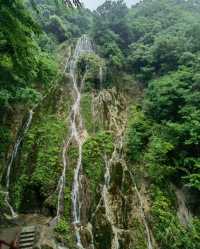 被譽為「楚天小九寨溝」～襄陽香水河風景區