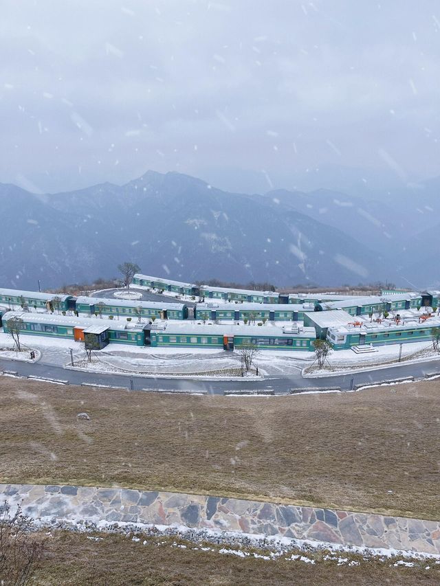 宜昌五峰獨嶺｜不出湖北也能看到開往雪國的列車