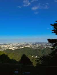 登山賞景，盡享自然之美！
