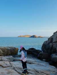 清晨，被朝陽和海浪喚醒。