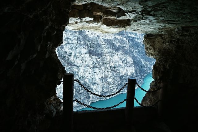 懸崖峭壁上的天空之城古路村