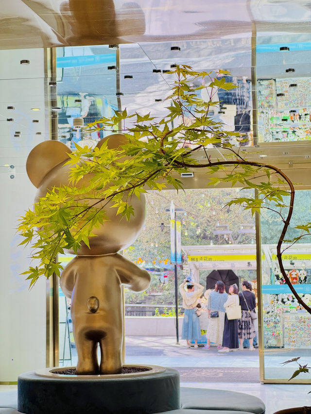 人視角：成都的煙火與時尚交織 —— 悠遊望平街，宿於笨酒店，漫行太古宽窄