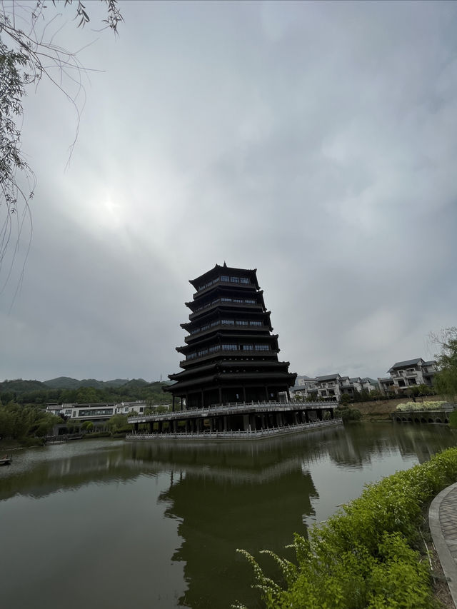 早知有石泉 何必下江南