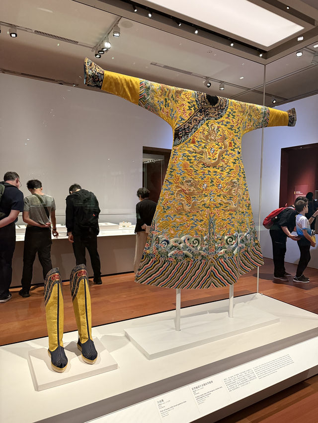Experience The Treasures Of the Forbidden City at The Hong Kong Palace Museum 🖼️ 🏰 