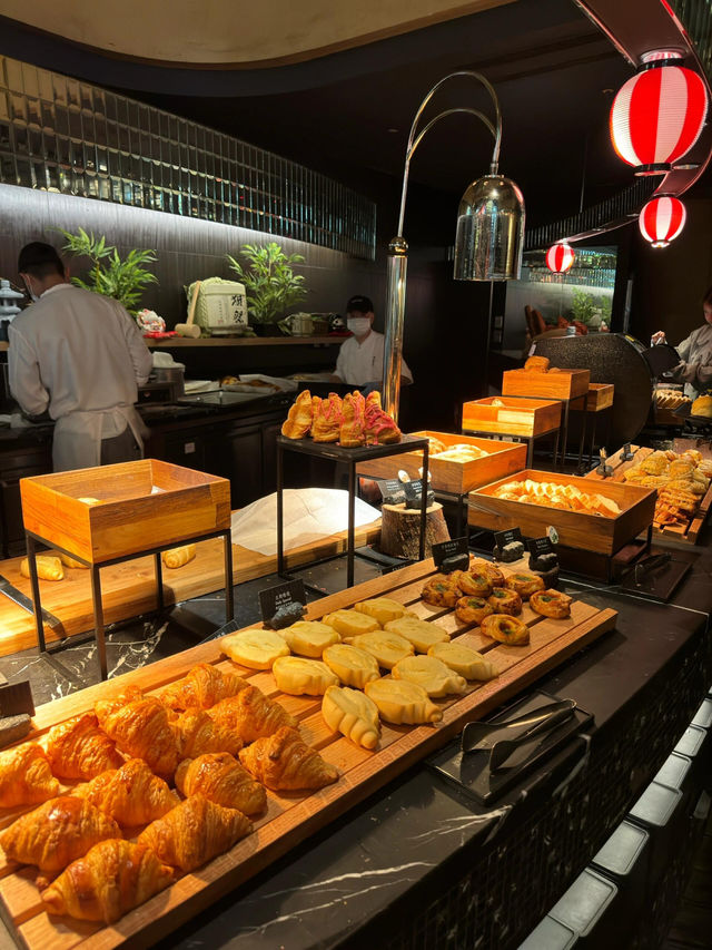 ✨台北晶華酒店｜躲進「泳池電影+早餐天堂」
