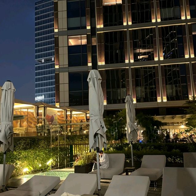 深圳前海jen酒店泳池美到心顫！游一次就淪陷🏊‍♀️