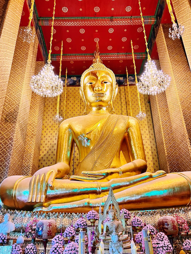 【バンコクの隠れた宝：カランヤナミット寺で中国とタイの融合を体験】**  