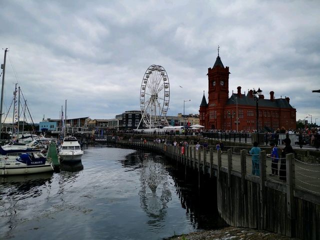 Cardiff Walkabout: From Arcades to Architecture