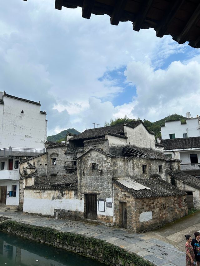 婺源遊山村｜千窗漏月噬龍脊 一溪浮燈鎖商魂