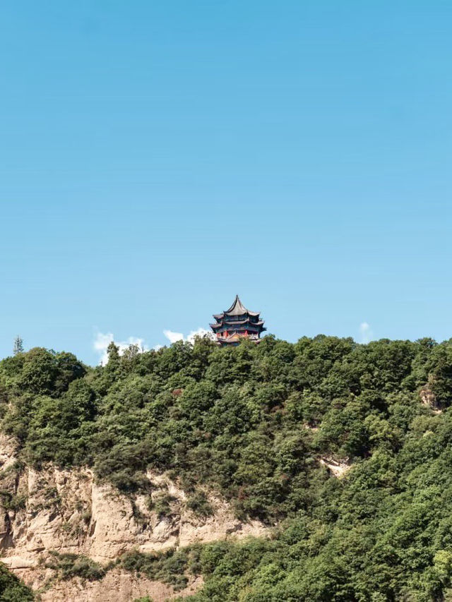 劍氣雲霧裡，尋一段道骨仙風