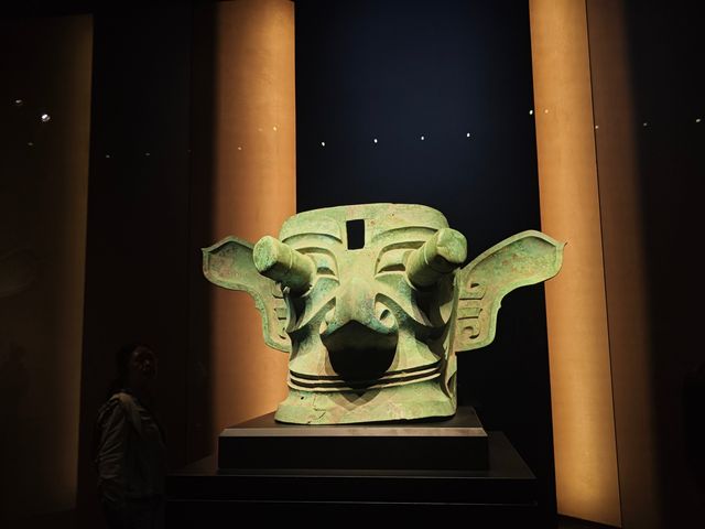 三星堆裡的古蜀秘境神秘縱目與通天青銅震撼三千年！