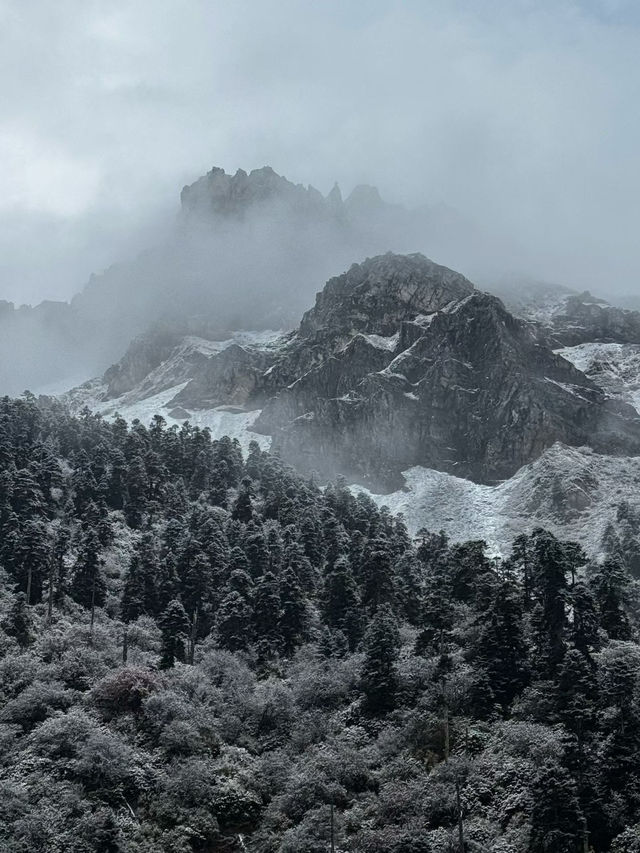 Songzan, Xizang (Tibet), China: A Remote Mountain Realm