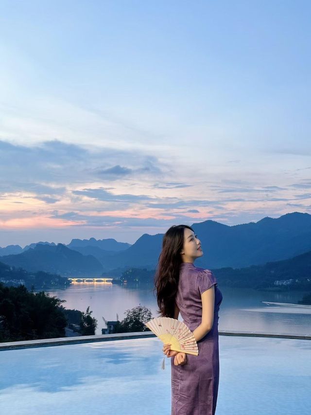 巴馬最佳日落觀景點長壽鄉炸場!巴馬地磁溫泉中心全新開業 巴馬最佳日落觀景點長壽鄉炸場!巴馬地磁溫泉中心全新開業