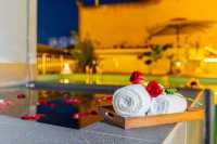 喺玖福度假酒店嘅泳池邊hea住,連時間都慢到好似變咗熱帶生果味嘅氣泡水。