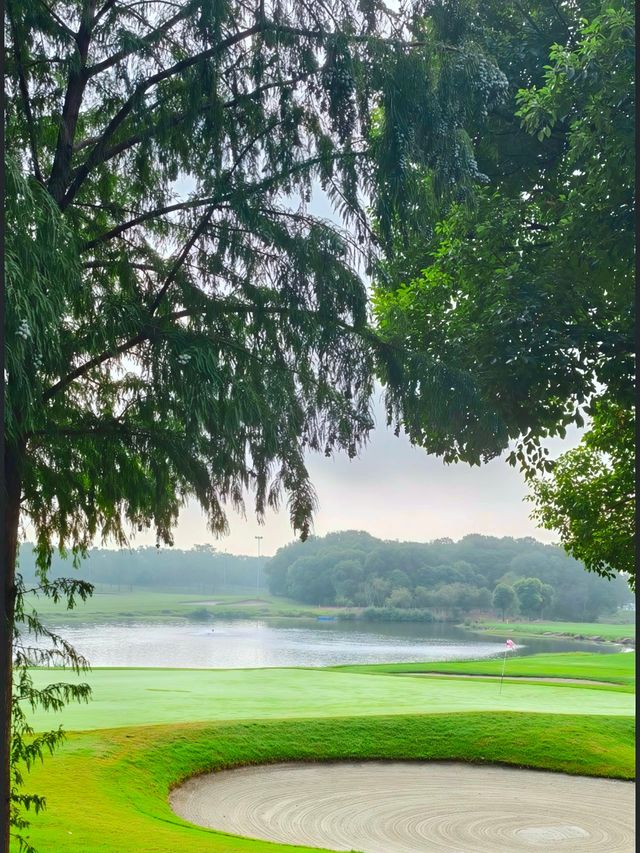 鐘山國際高爾夫酒店：挑戰與優雅的完美結合