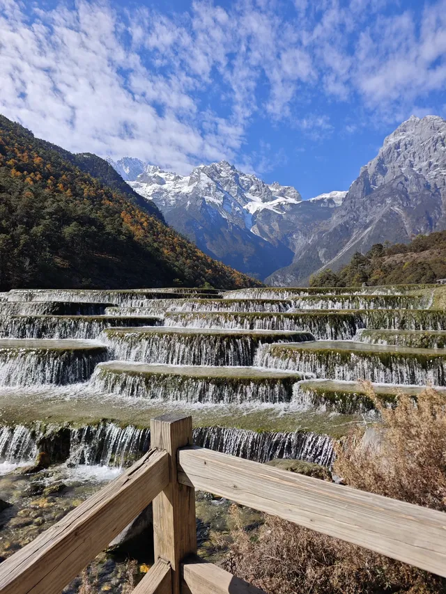 自駕玉龍雪山 牦牛坪藍月谷冰川公園攻略