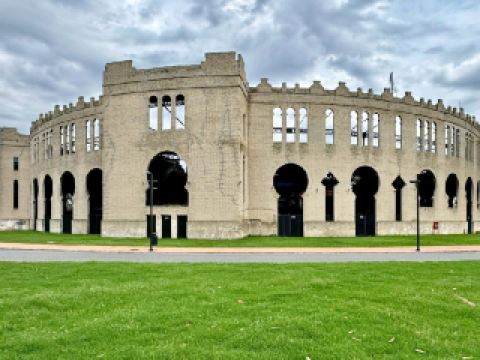 コロニア: 時が止まったようなロマンチックで歴史ある街