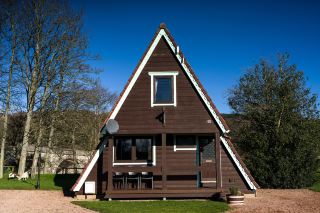 Tranquil Scottish Cottages by the Riverside for a Slow-Paced Getaway