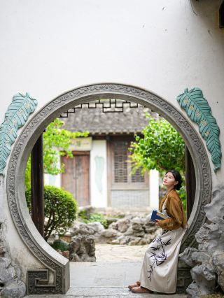 Encountering the Elegance of Jiangnan Garden Style, Every Shot is Beautiful