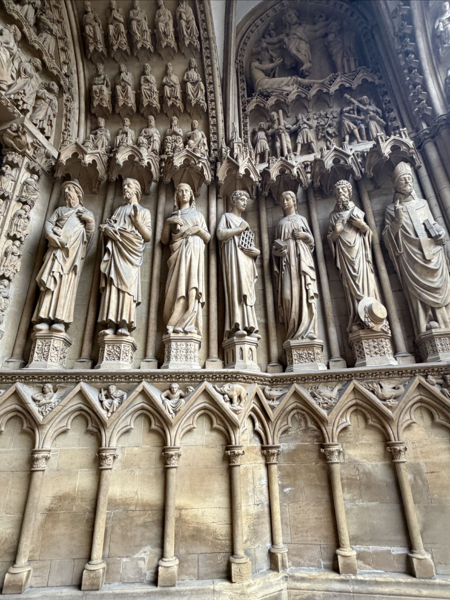 The lantern of God: Metz Cathedral guide