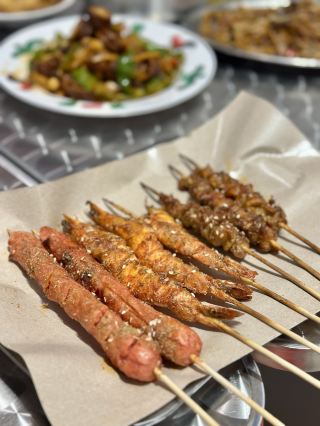  麻坡這家廣西醬燒烤非常受歡迎！ 