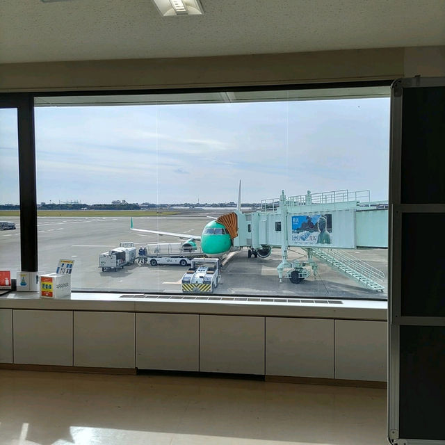 高知空港は郷土愛に溢れている！坂本龍馬もよさこいもアンパンマンもぼうしパンも！