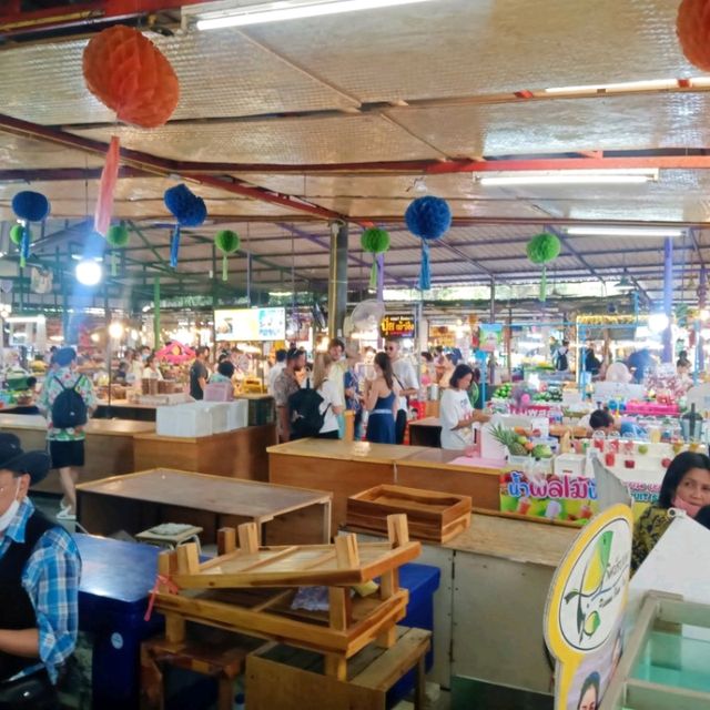 ตลาดน้ำคลองลัดมะยม กรุงเทพ