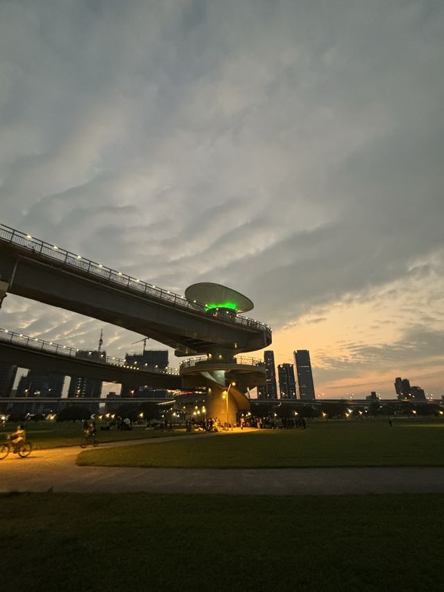 ไปพักผ่อนใจ ถ่ายรูปสวย ๆ ที่ New Taipei Park กัน