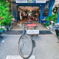 Cafe’ der sea คาเฟ่น่ารักชิค ๆ ริมทะเลสาบ