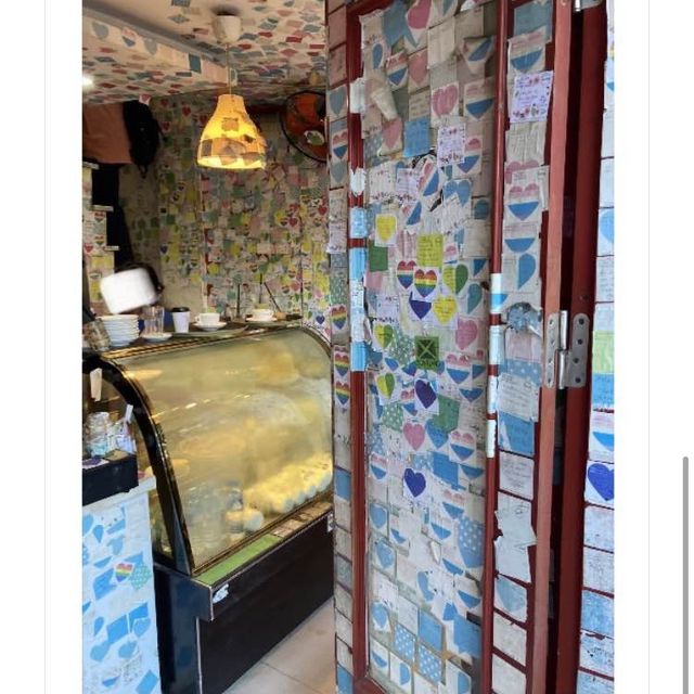 【ハノイ】沢山のカラフルな付箋に囲まれて過ごす🌈新感覚cafe☕️
