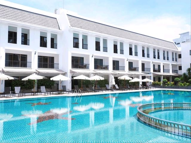 ที่พักสวยสไตล์ชิโนโปรตุกีสผสมผสานความร่วมสมัย
ใจกลางเมืองป่าตอง