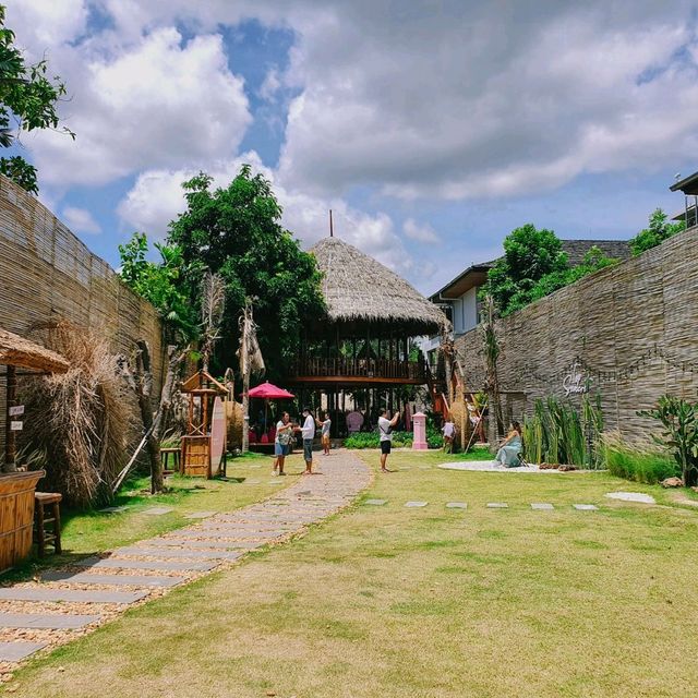 คาเฟ่ริมทะเลหัวหิน สไตล์บาหลี สายถ่ายรูปต้องมา!