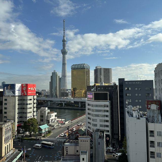 俯瞰雷門遠眺晴空塔-淺草文化觀光中心