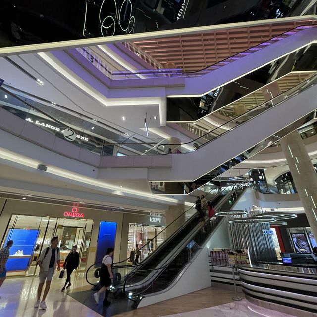 Huge shopping mall in Orchard: Ion Orchard 