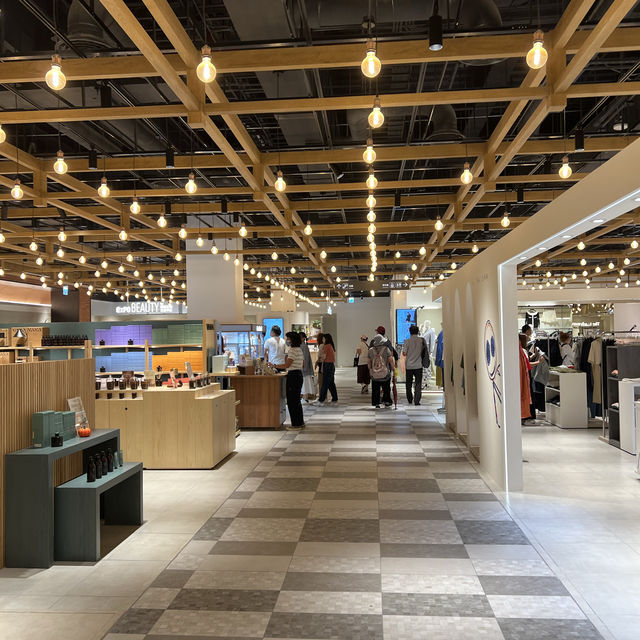 新店新地標-誠品生活 裕隆城