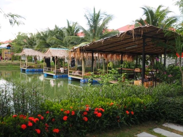 Chaina Cafe Farmstay and Coffee ไทรน้อย จ.นนทบุรี