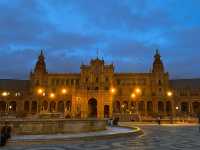 밤이 되면 더욱 빛나는 아름다운 광장, 세비야 스페인광장