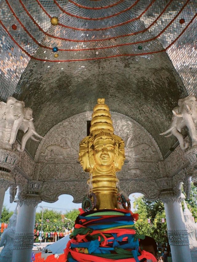 แวะกราบศาลหลักเมืองจังหวัดน่าน