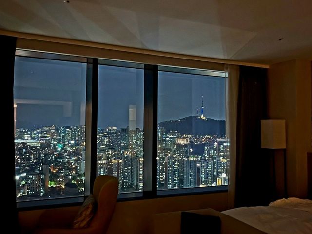 남산타워 전망의 5성 호텔에서 17만원에 호캉스하기✨️