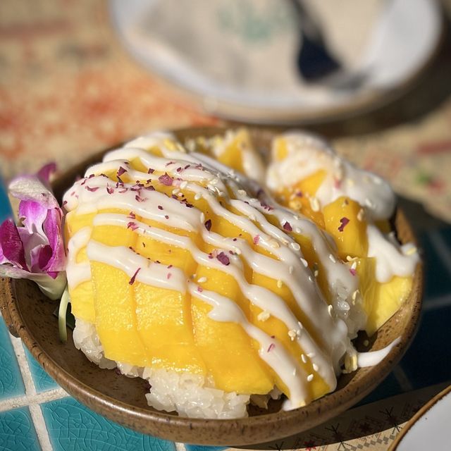 📍香港大角咀｜Restoran SAYA · 新鮮出爐米芝蓮推介🌟 湖水綠風情傳統泰菜🔥