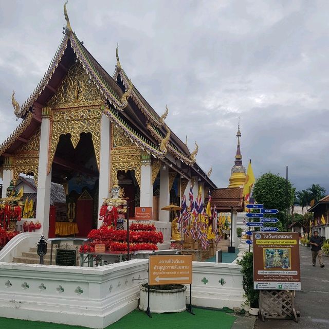 วัดทรายมูลเมือง ไหว้ขอพรท้าวเวสสุวรรณ