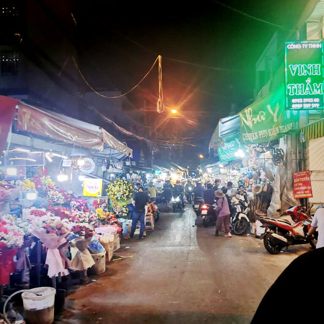 Flower market Vietnam